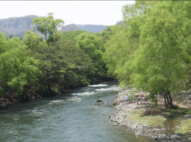  An den Ufern des Pescados River 